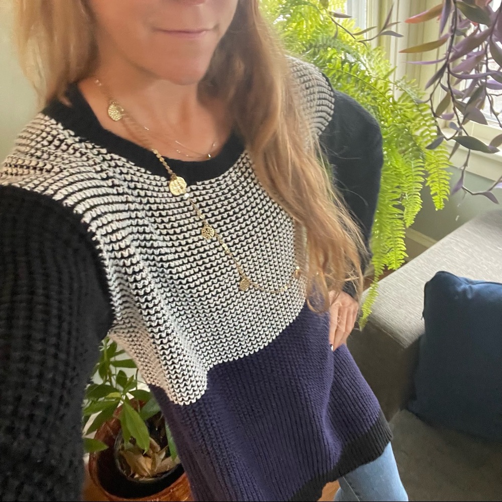 Block colored long sweater